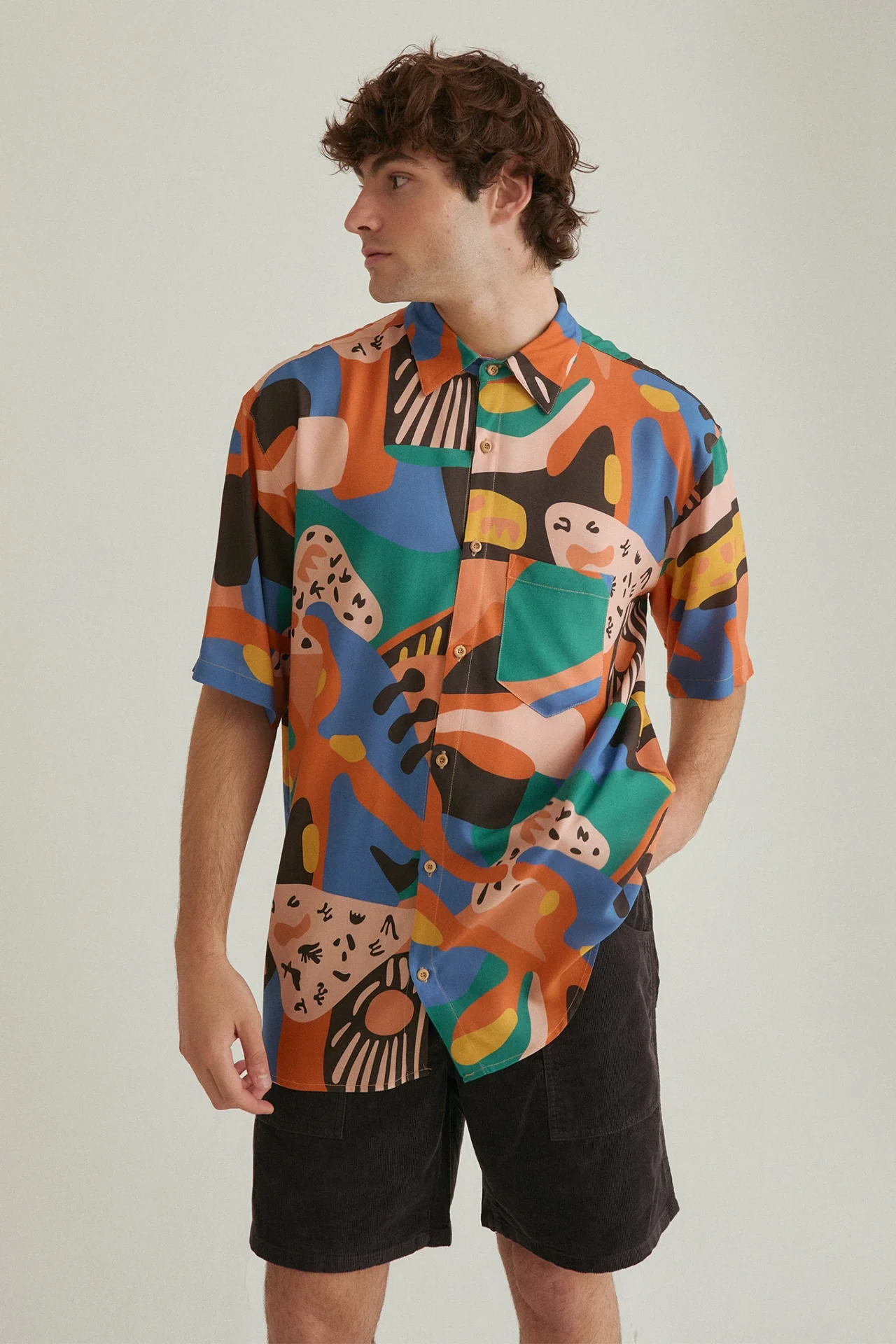 man-short-sleeves-shirt-create-circus