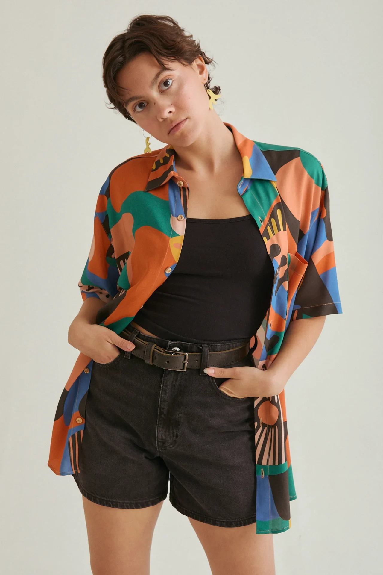 woman-front-shirt-design-huinca-blue
